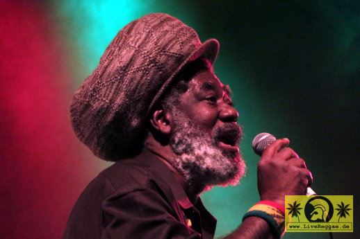 Johnny Clarke (Jam) with The Soothsayers Freedom Sounds Festival - Essigfabrik, Koeln 27. April 2019 (13).JPG